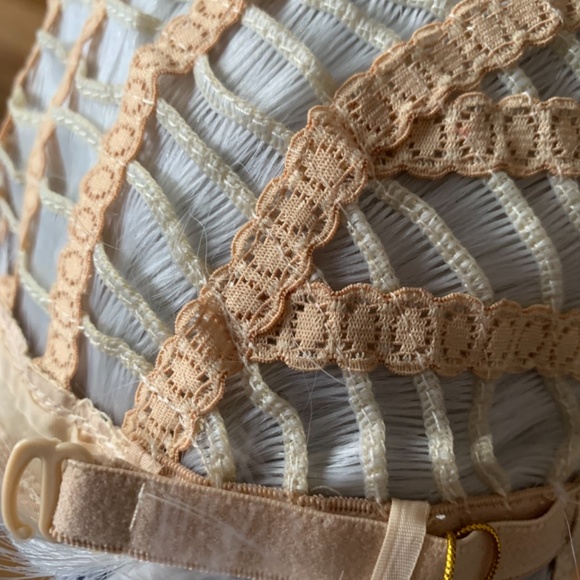 Wig - Picture 7 of 9